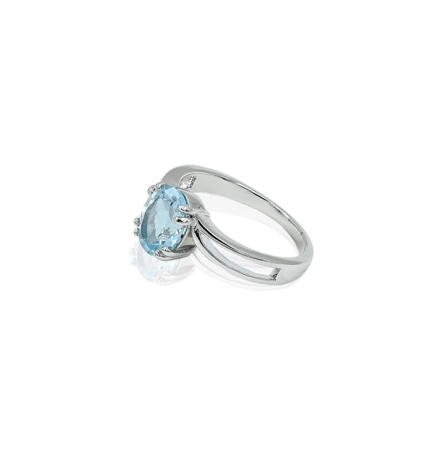 Blue Topaz Ring (2.20 Carat / 2.42 Ratti)