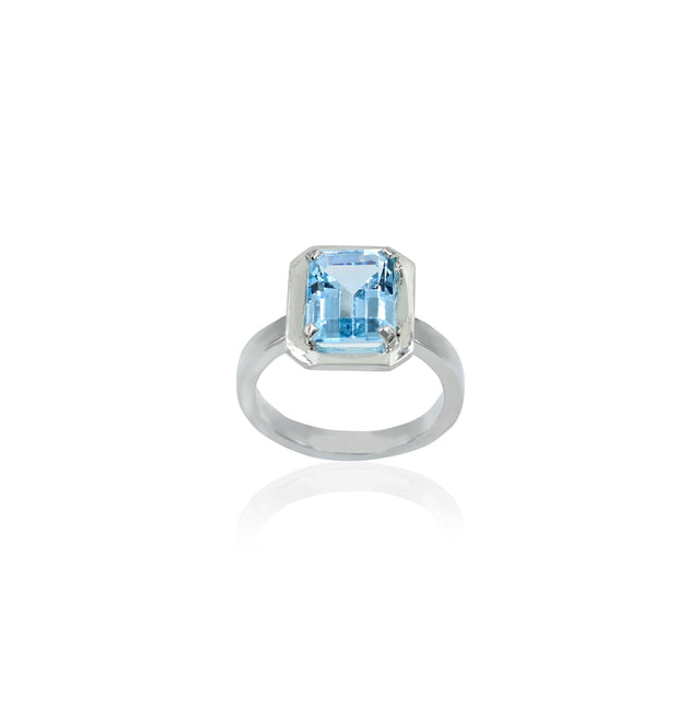 Blue Topaz Ring (4.20 Carat / 4.62 Ratti)