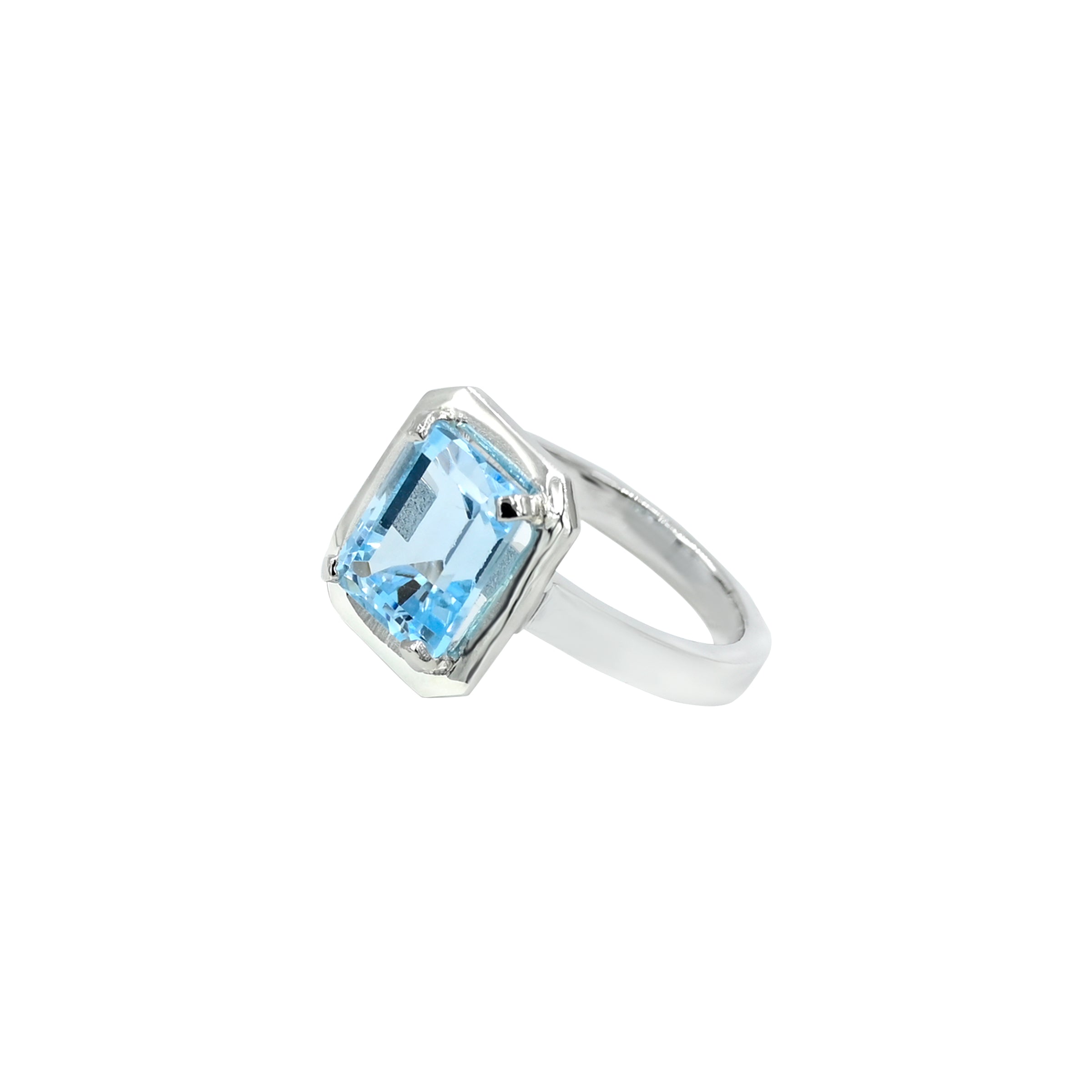 Blue Topaz Ring (4.20 Carat / 4.62 Ratti)