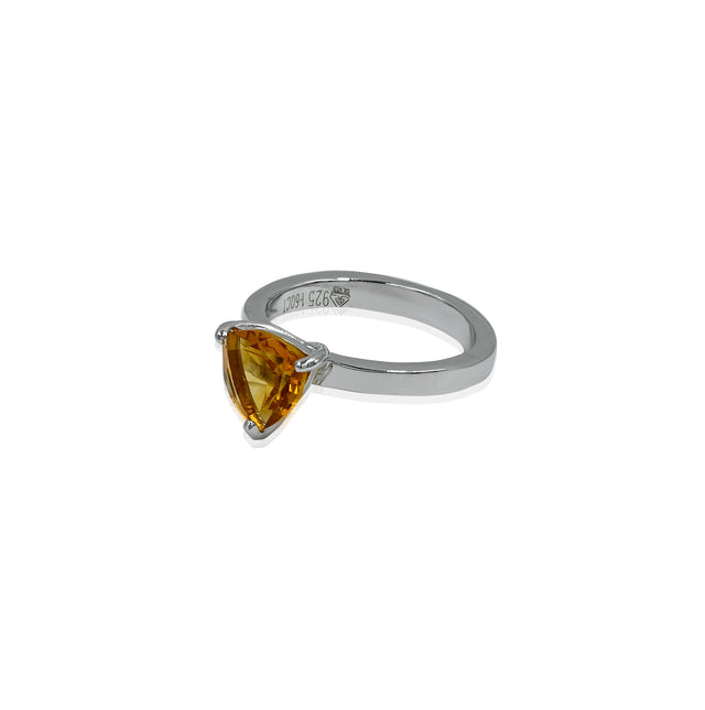 Citrine Ring (1.60 Carat / 1.76 Ratti)