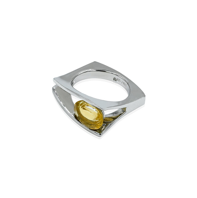 Citrine Ring (2.95 Carat / 3.25 Ratti)