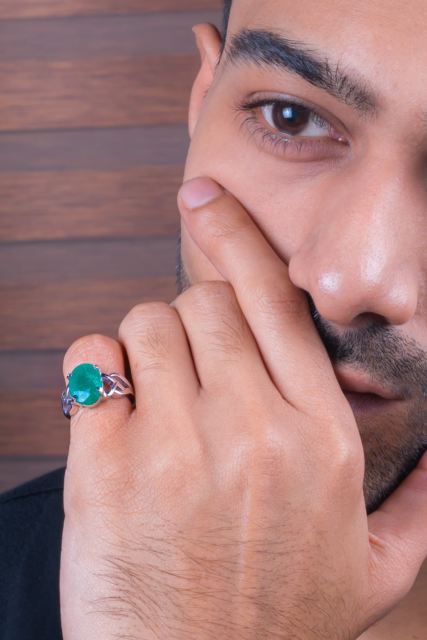 Natural Zambian Emerald (Panna) 4.00ct (4.40 Ratti) Faceted Oval Cut Unisex Ring