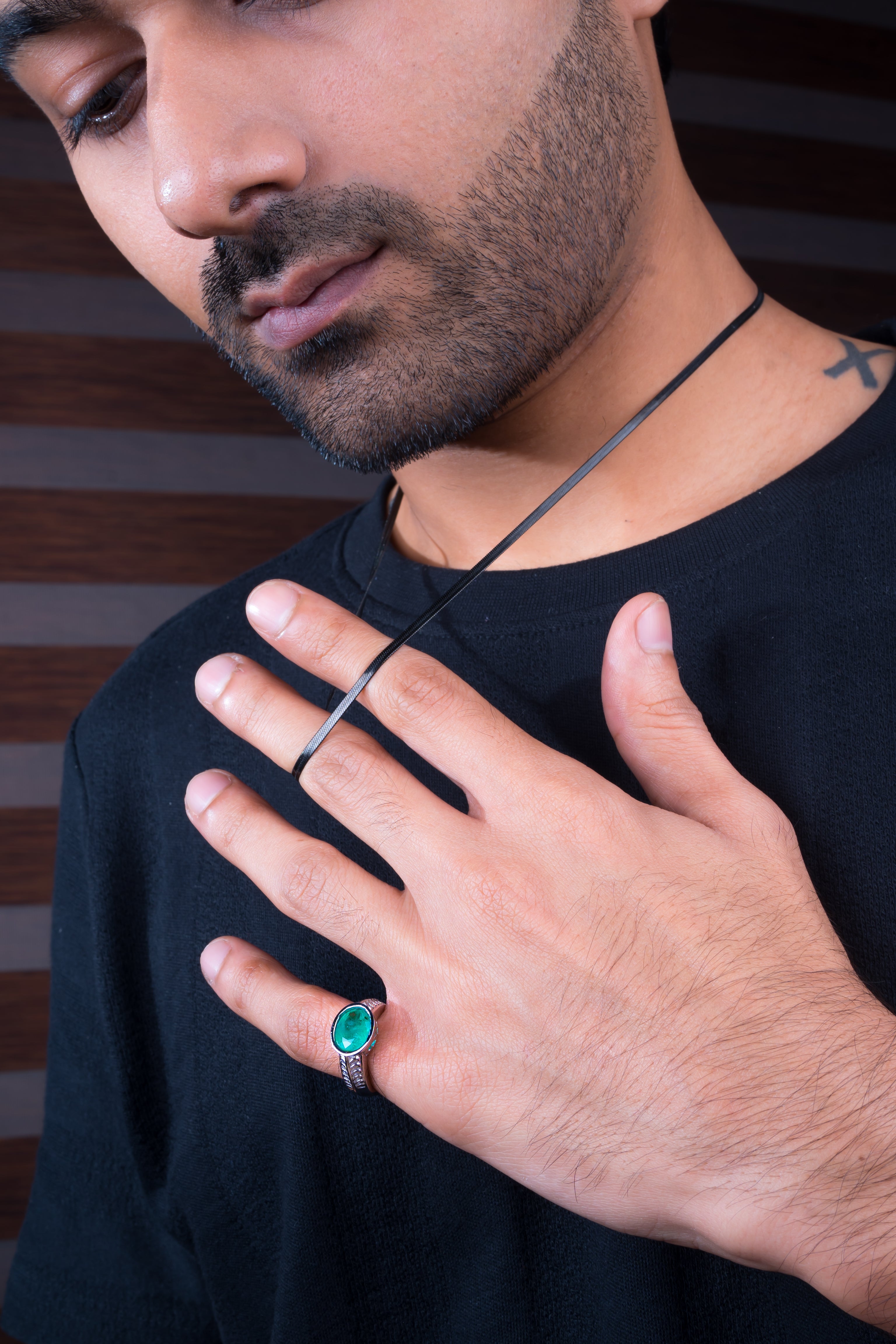 Natural Zambian Emerald (Panna) 2.55ct (2.80 Ratti) Faceted Oval Cut Unisex Ring