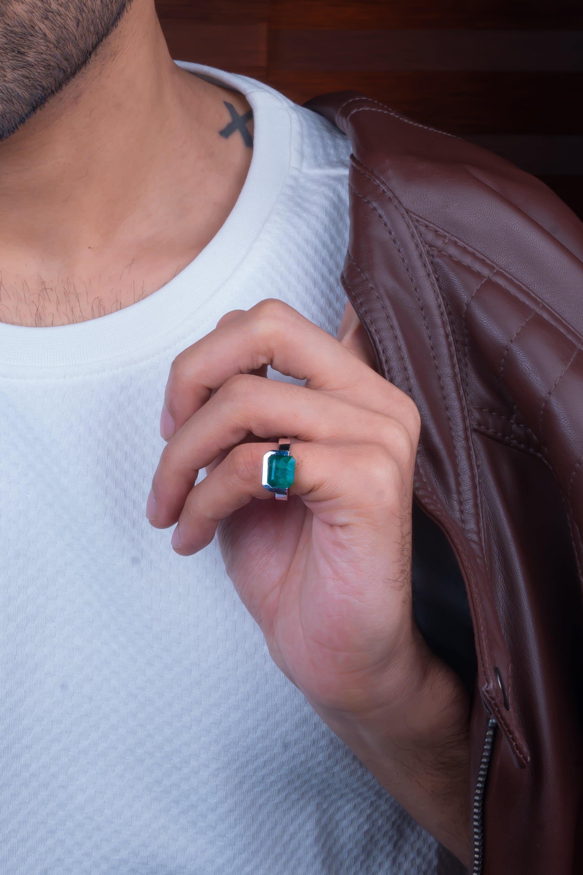 Natural Zambian Emerald (Panna) 4.20ct (4.62 Ratti) Faceted Emerald Cut Unisex Ring