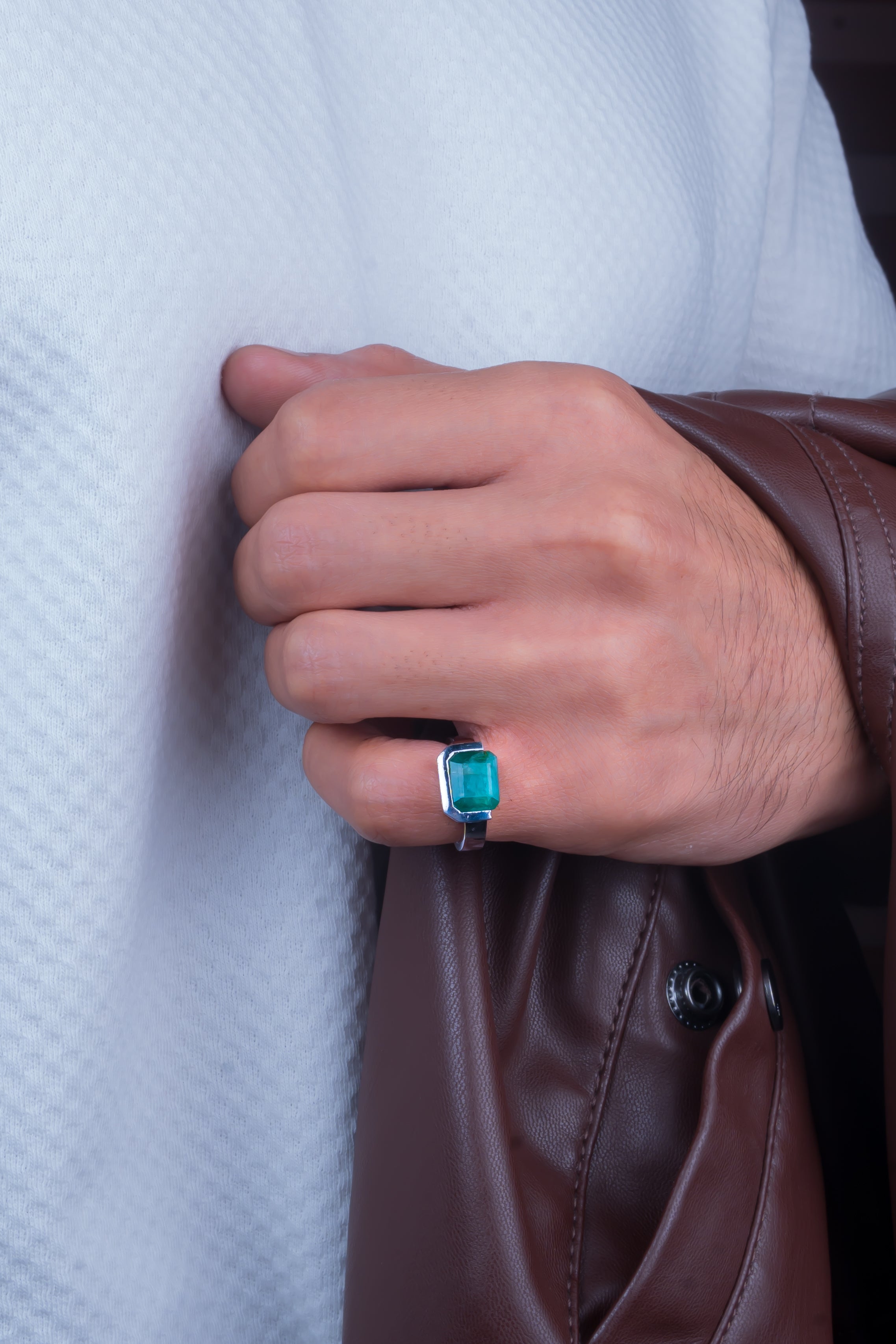 Natural Zambian Emerald (Panna) 4.20ct (4.62 Ratti) Faceted Emerald Cut Unisex Ring