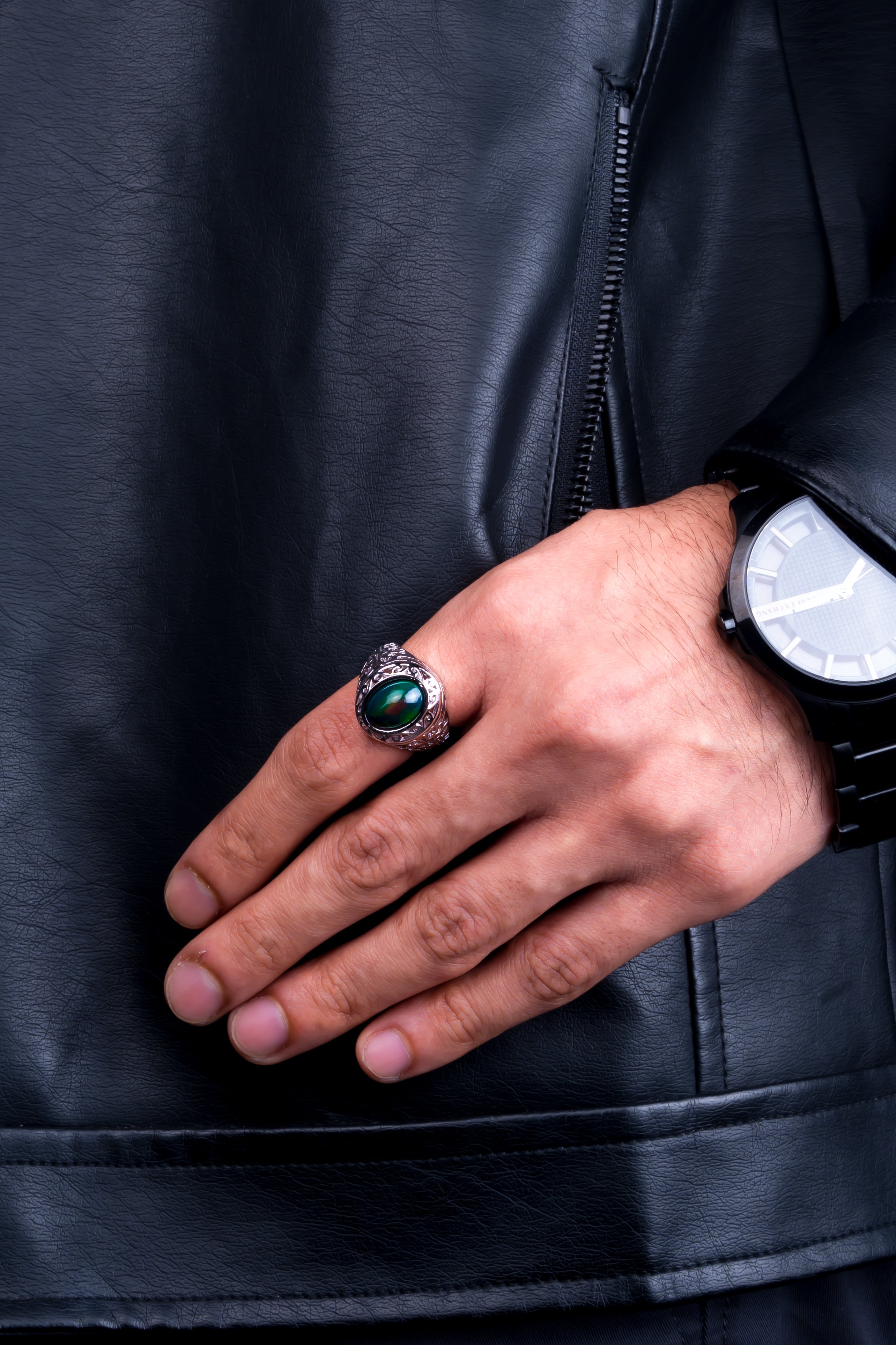 Green Opal Ring (2.85 Carat / 3.14 Ratti)