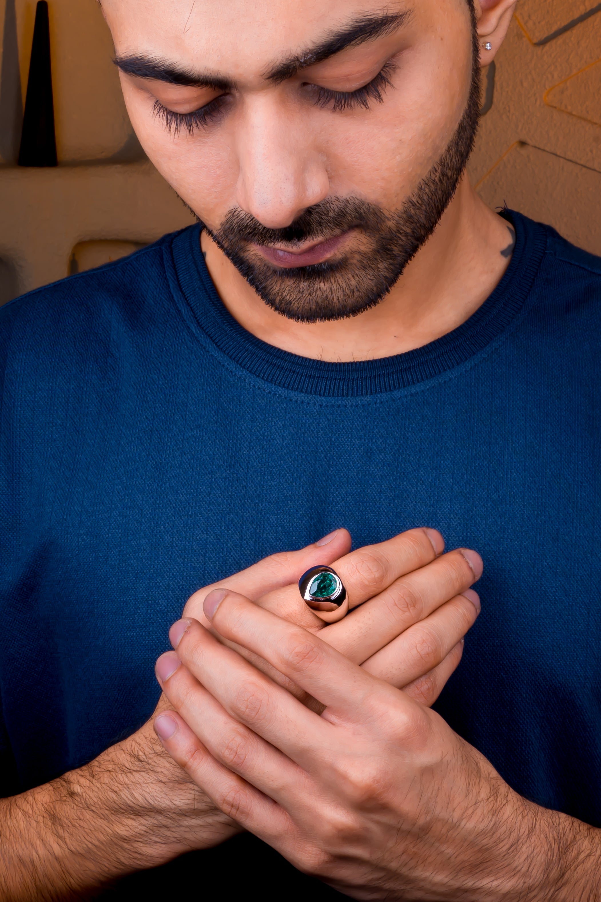 Lab Grown Emerald Ring (4.10 Carat / 4.51 Ratti)