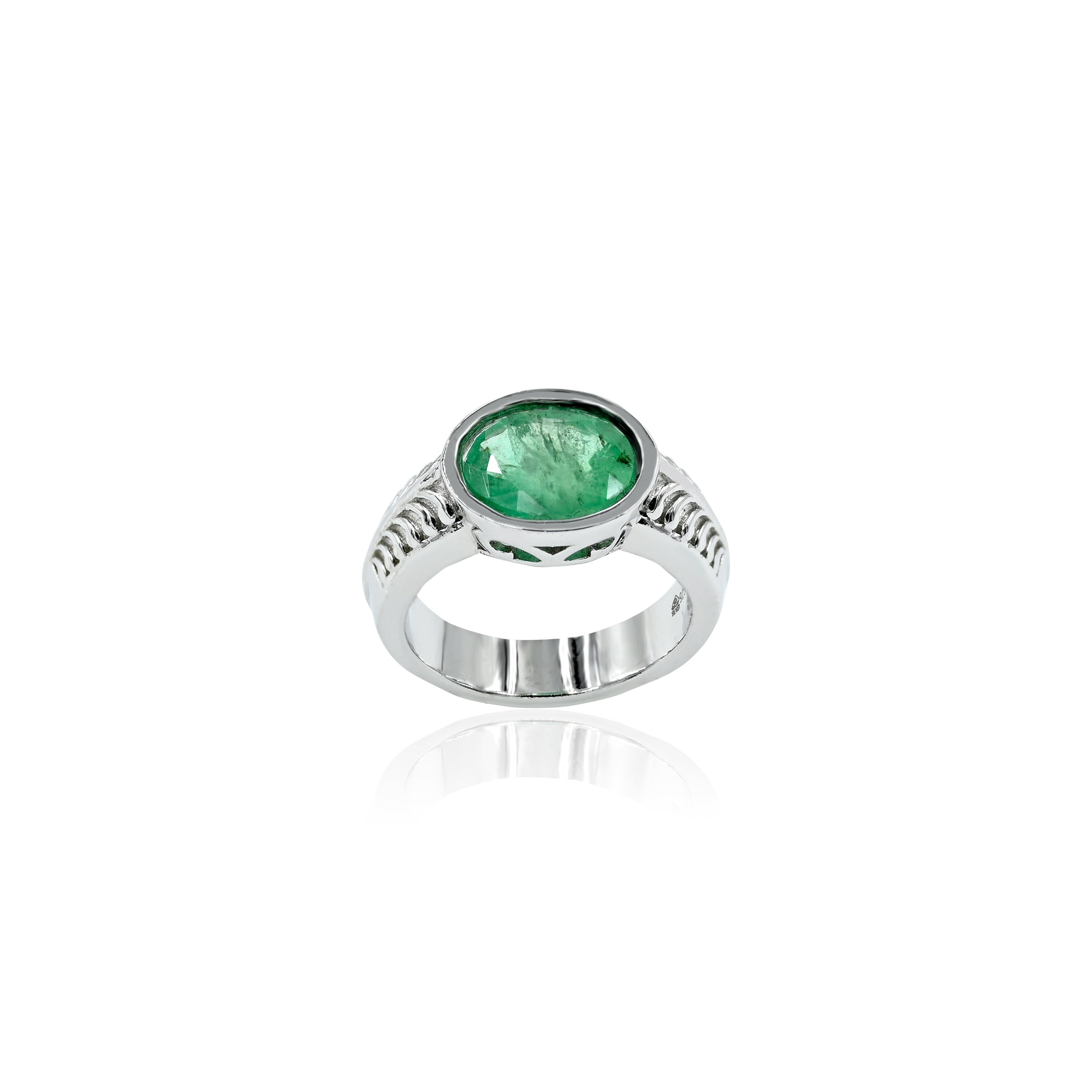 Natural Zambian Emerald (Panna) 2.55ct (2.80 Ratti) Faceted Oval Cut Unisex Ring
