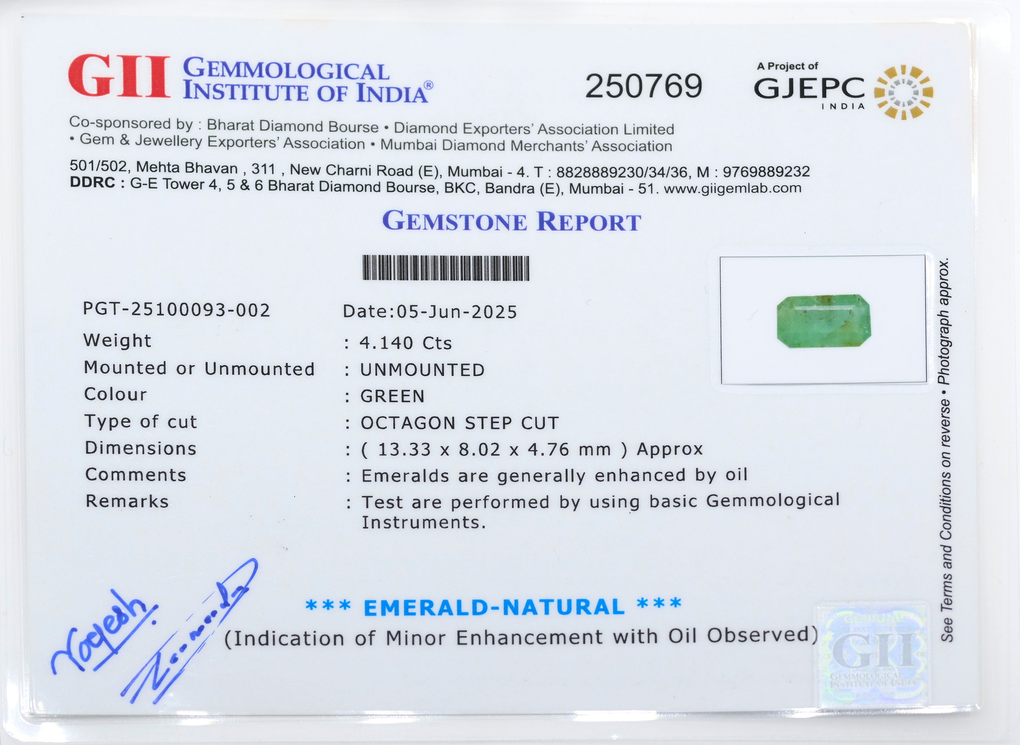 Natural Emerald (4.14 Carat and 4.55 Ratti)