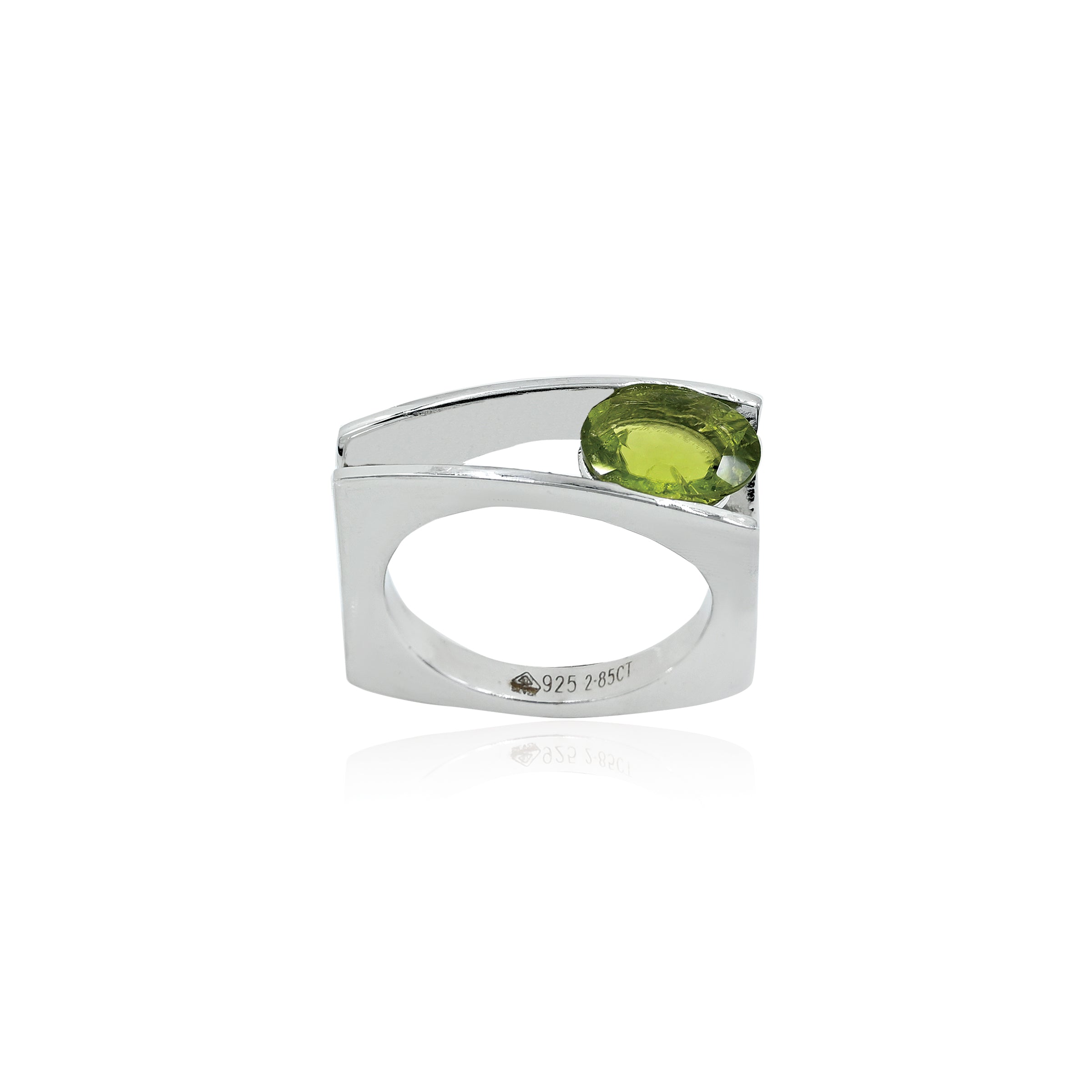 Peridot Ring (2.85 Carat / 3.14 Ratti)