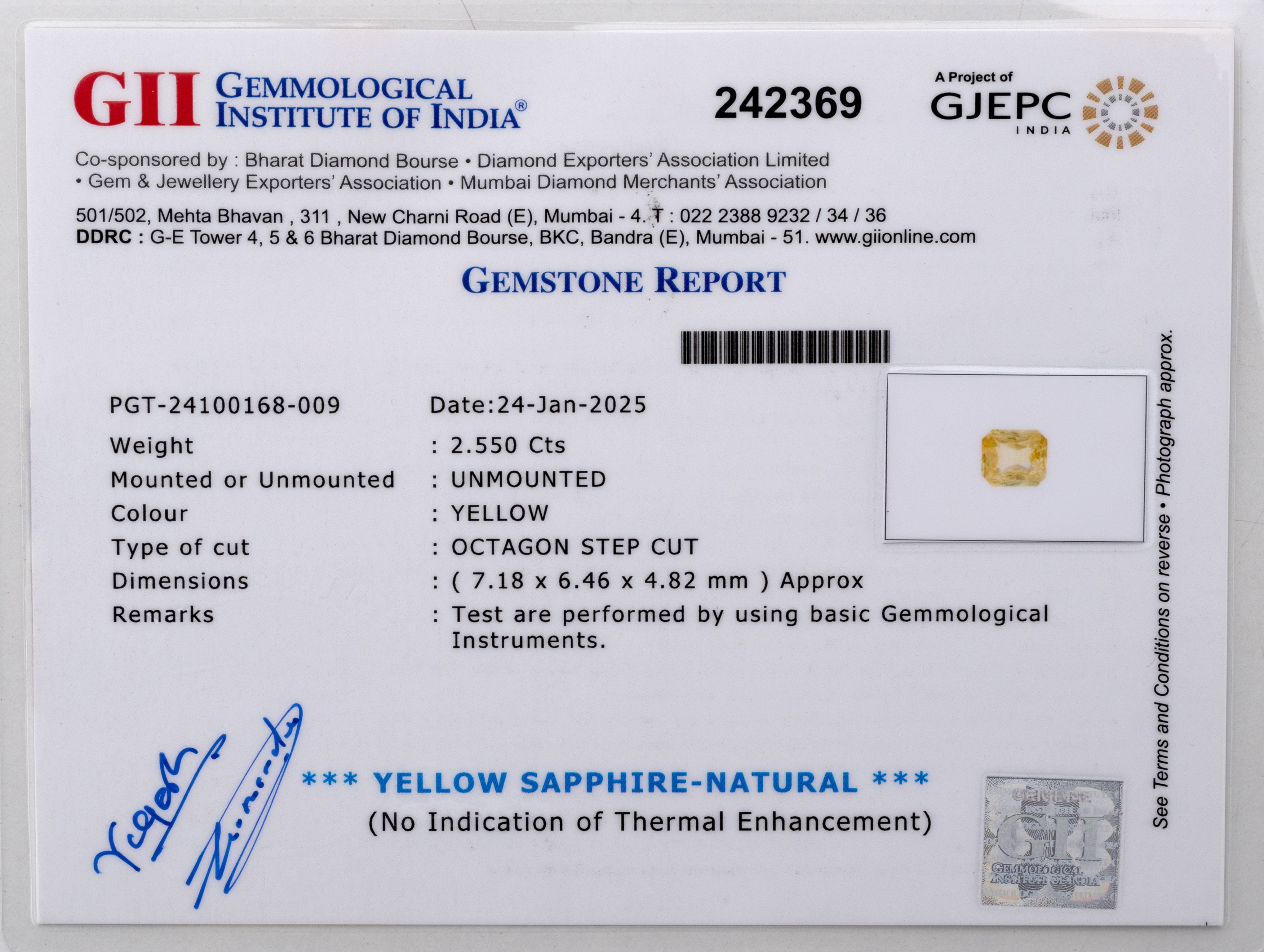 Natural Yellow Sapphire Gemstone (2.55 Carat and 2.81 Ratti)