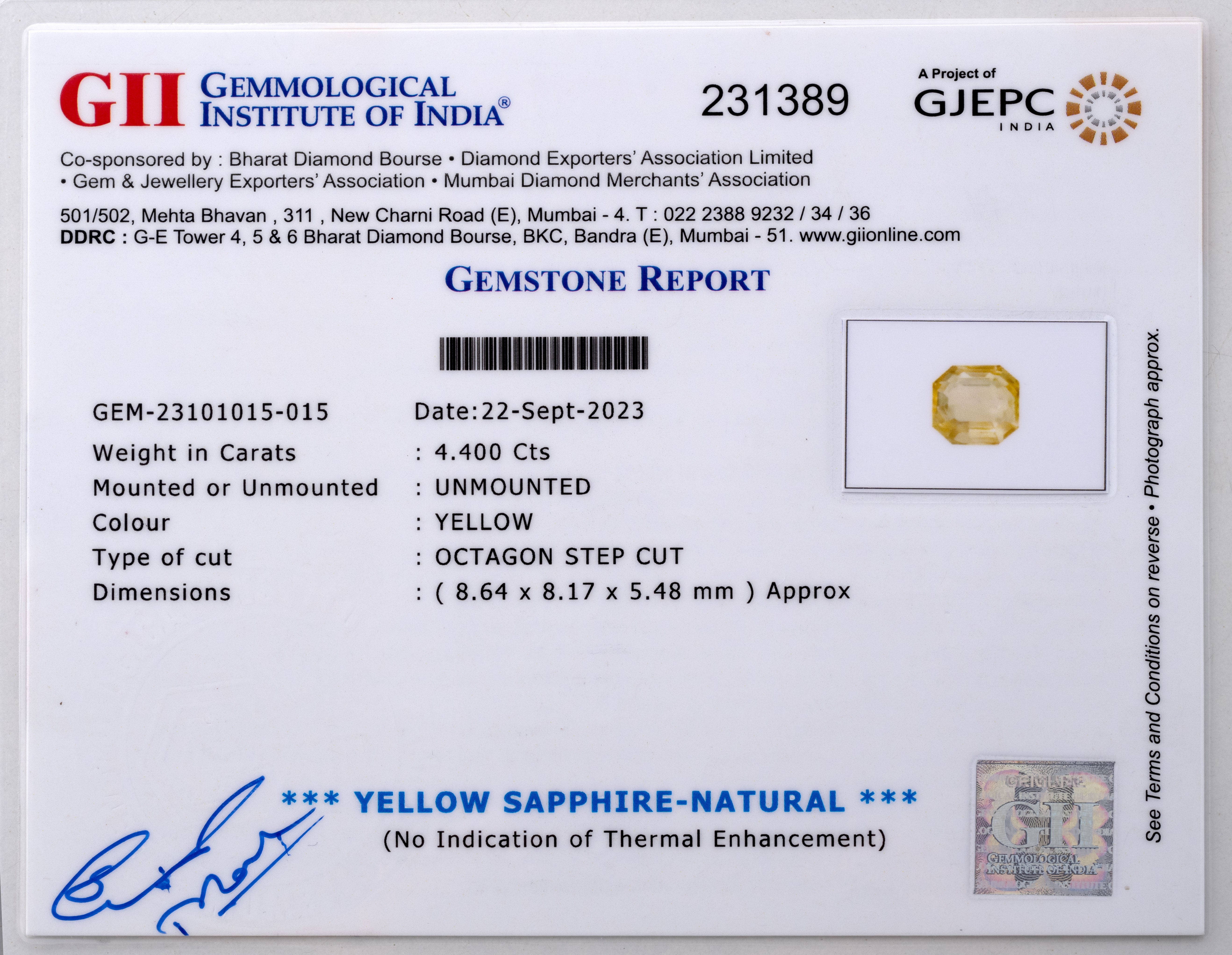 Natural Yellow Sapphire Gemstone (4.40 Carat and 4.84 Ratti)