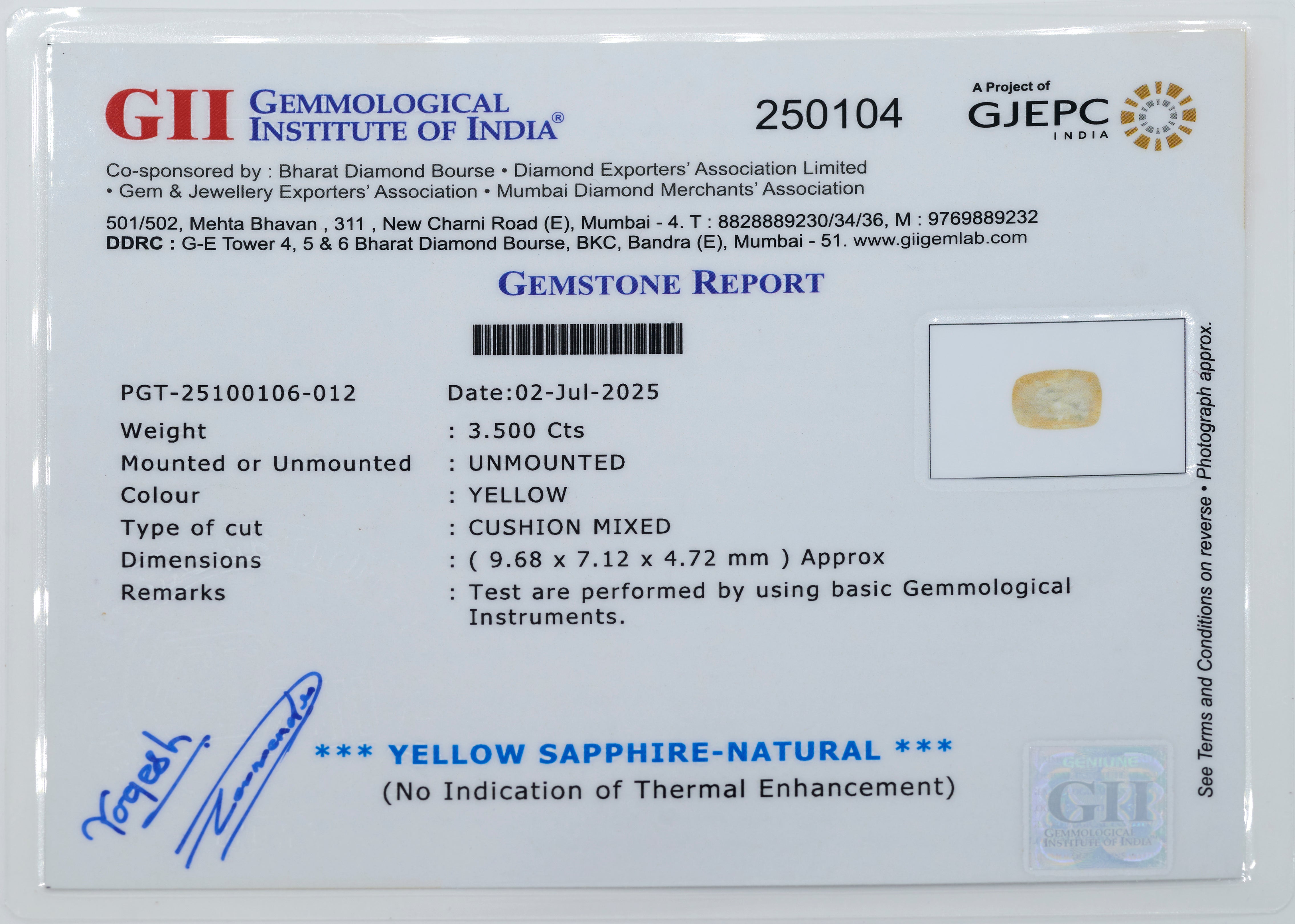 Natural Yellow Sapphire Gemstone (3.50 Carat and 3.85 Ratti)