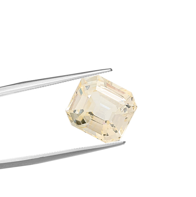 Natural Yellow Sapphire Gemstone (3.56 Carat and 3.92 Ratti)