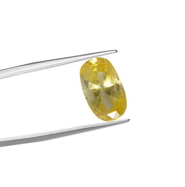Natural Yellow Sapphire Gemstone (4.34 Carat and 4.77 Ratti)