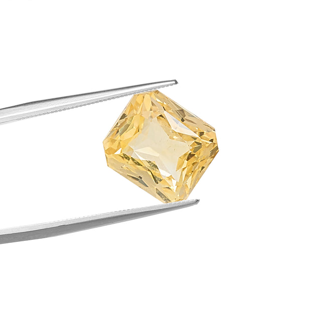 Natural Yellow Sapphire Gemstone (4.40 Carat and 4.84 Ratti)