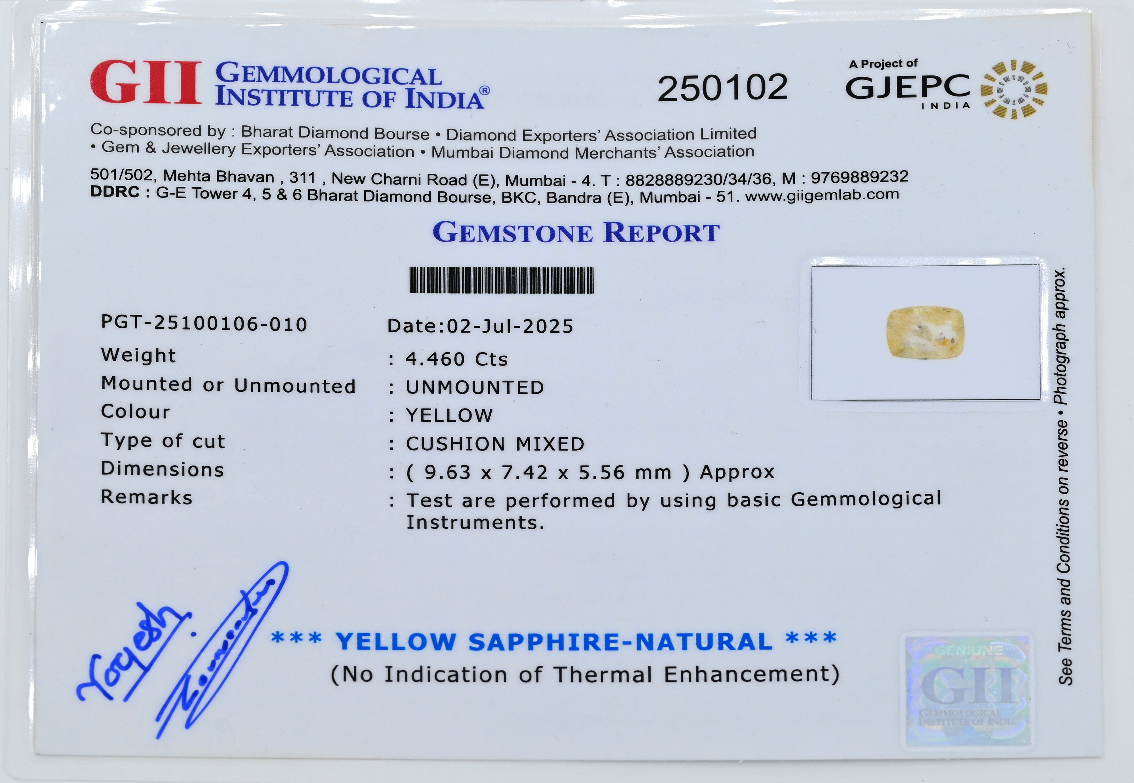 Natural Yellow Sapphire Gemstone (4.46 Carat and 4.91 Ratti)